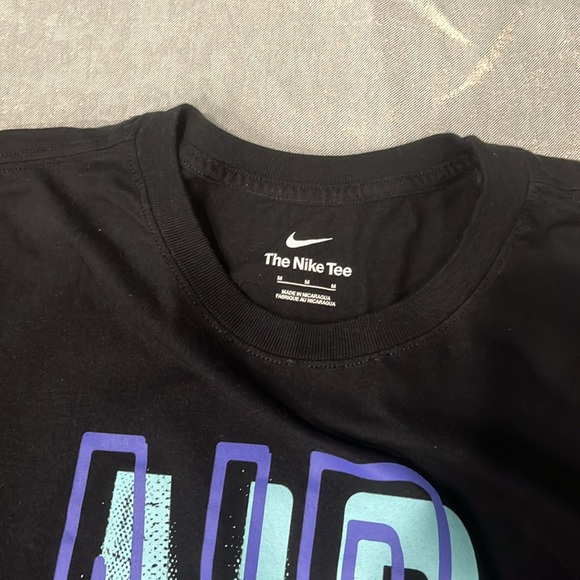 The Nike Tee Unisex - Picture 3 of 4